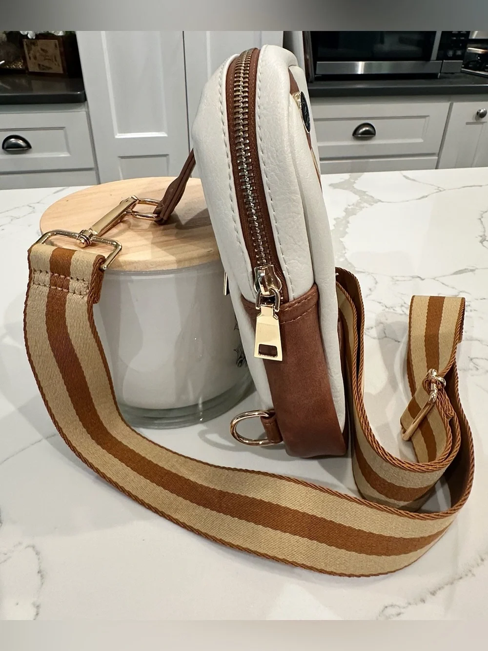 BOSTANTEN Faux Leather Sling Bag Crossbody Purse Guitar Strap Cream Brown Stripe